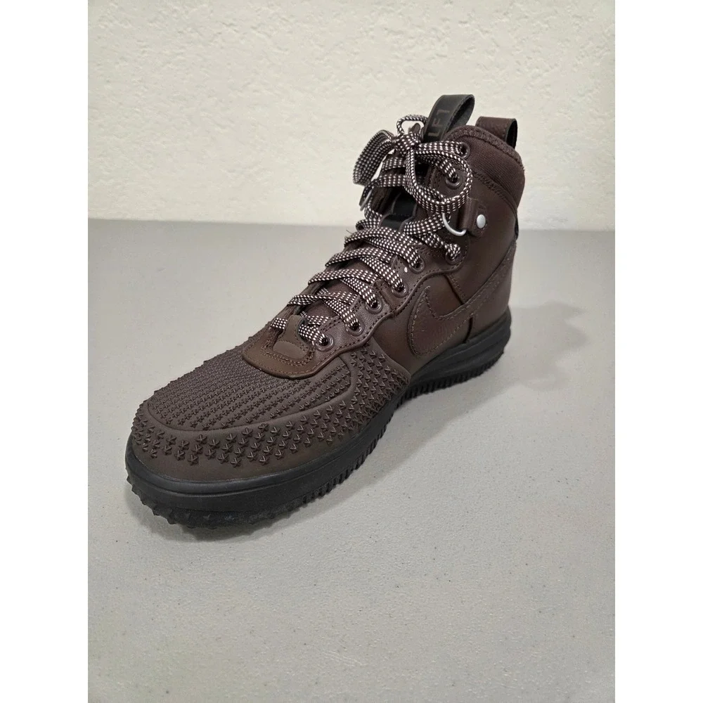 Nike mens brown